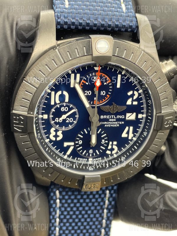 Фото 4 - Breitling Avenger Chronograph 45 Night Mission V13375101C1X1