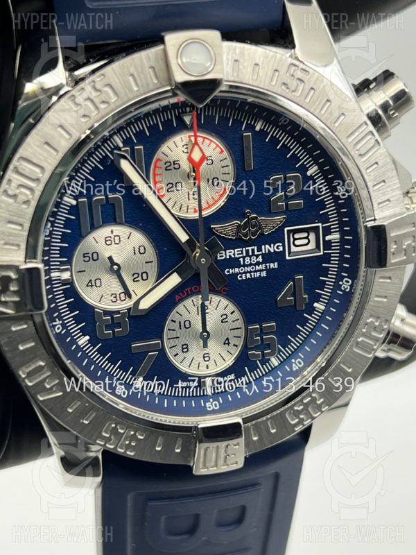 Фото 4 - Breitling Avenger II 43mm A13381111C1S2