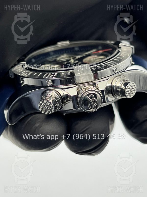 Фото 6 - Breitling Avenger II 43mm A13381111C1S2